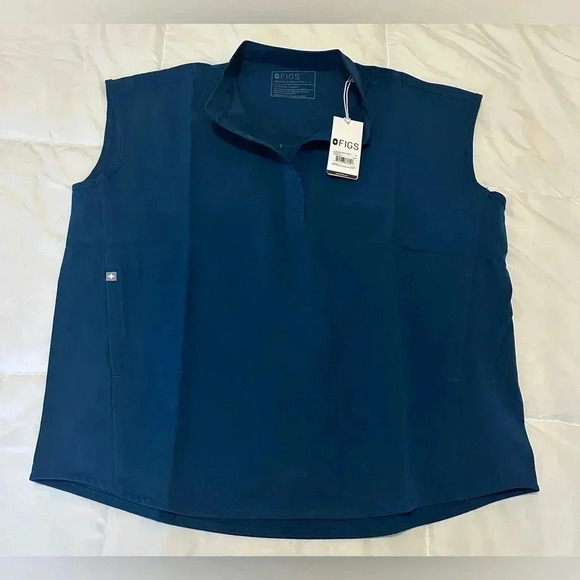 Figs Tops - FIGS RAFAELA THREE-POCKET SCRUB  TOP Size Small NWTs